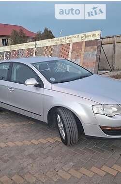 Седан Volkswagen Passat 2005 в Погребище