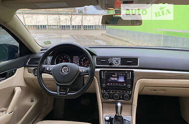 Седан Volkswagen Passat 2016 в Чернігові