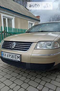 Седан Volkswagen Passat 2001 в Хотине