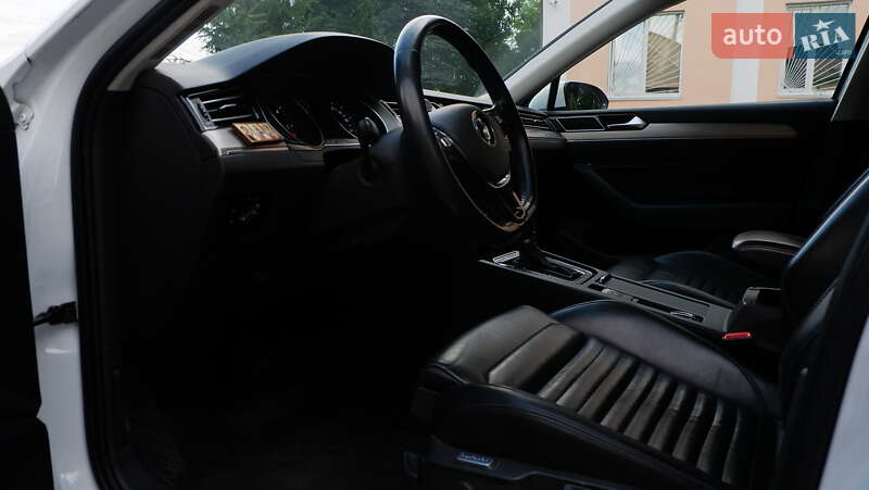 Універсал Volkswagen Passat 2015 в Києві