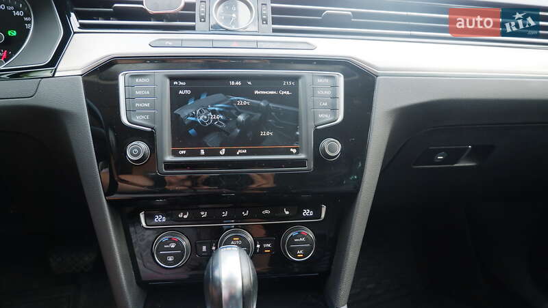 Універсал Volkswagen Passat 2015 в Києві