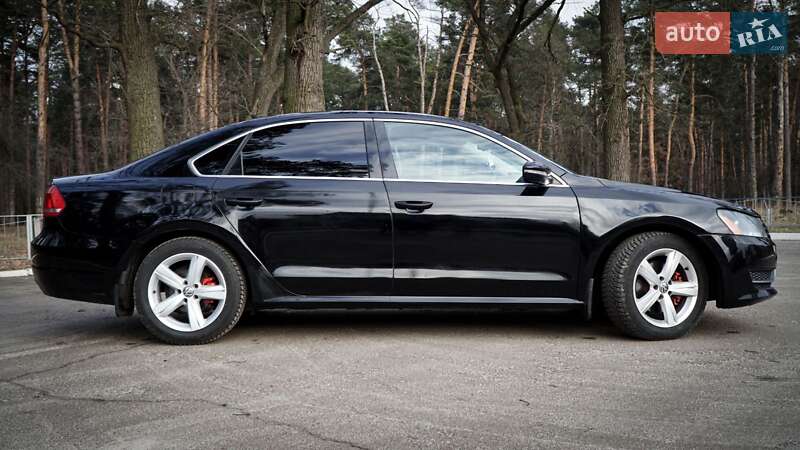 Седан Volkswagen Passat 2012 в Києві