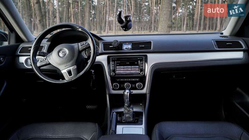 Седан Volkswagen Passat 2012 в Києві