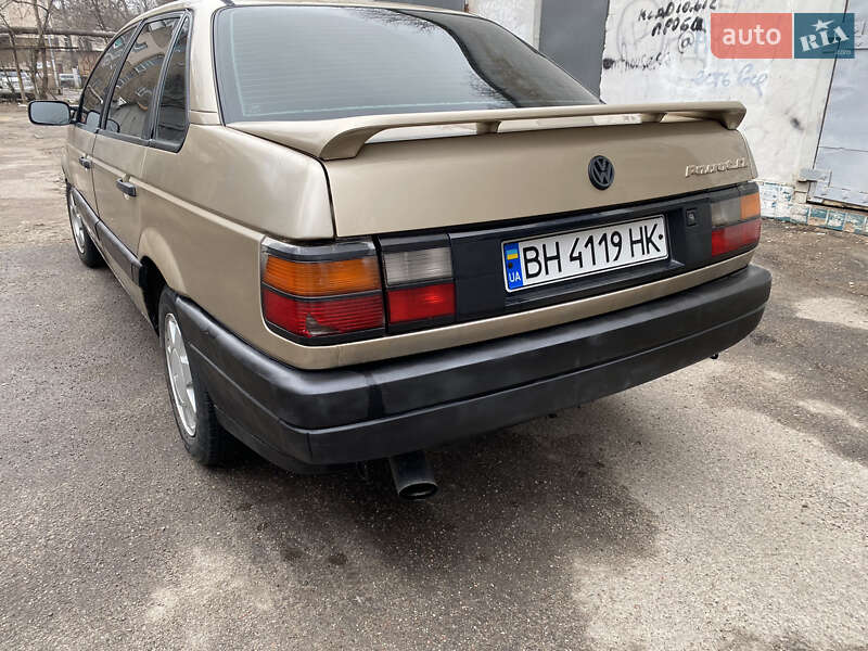 Седан Volkswagen Passat 1989 в Одессе
