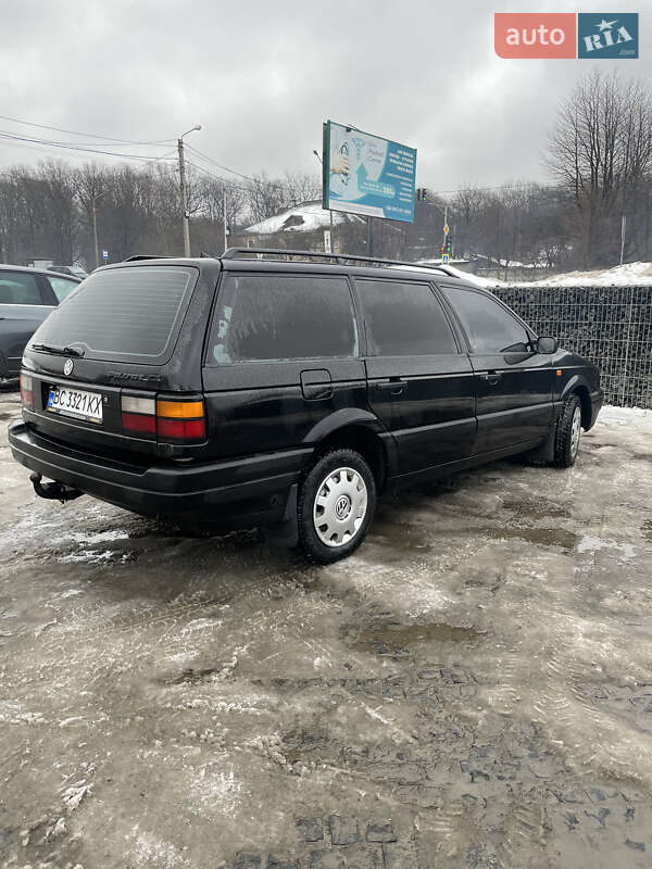 Універсал Volkswagen Passat 1992 в Львові