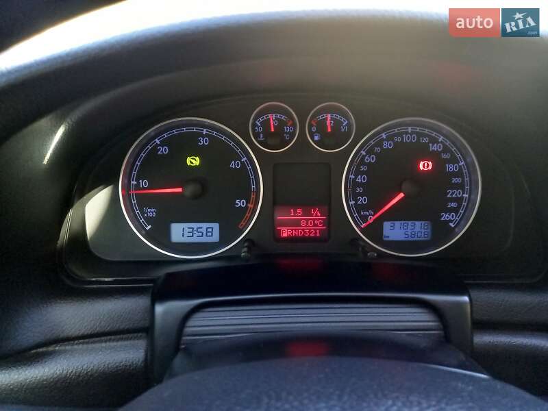 Седан Volkswagen Passat 2000 в Марганці