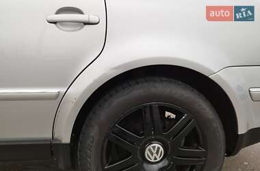 Седан Volkswagen Passat 2001 в 