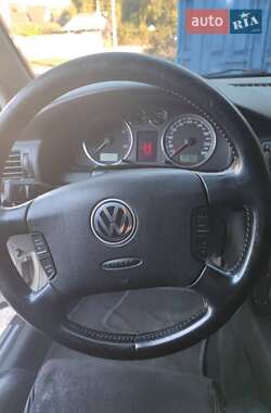 Седан Volkswagen Passat 2001 в 