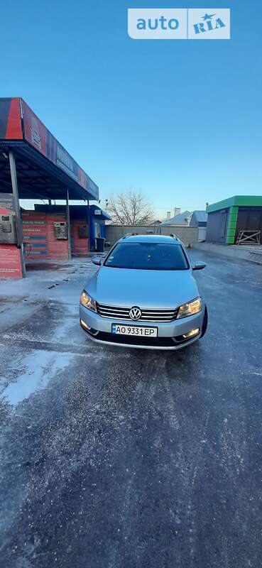 Универсал Volkswagen Passat 2012 в Рахове