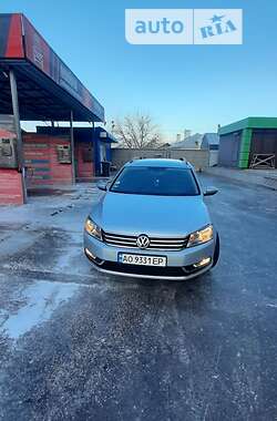 Универсал Volkswagen Passat 2012 в Рахове