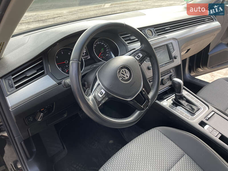 Універсал Volkswagen Passat 2016 в Вінниці