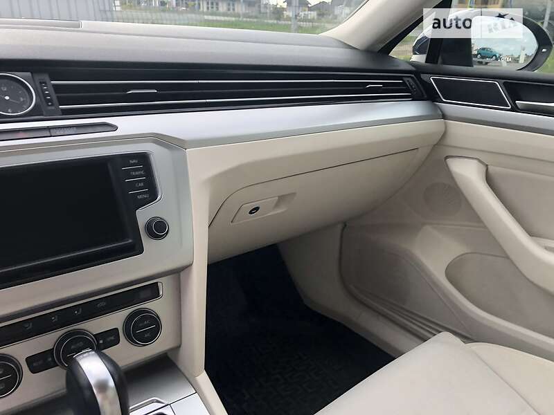 Універсал Volkswagen Passat 2017 в Луцьку