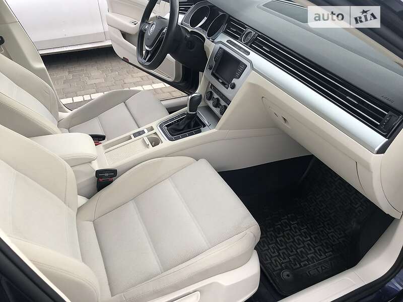 Універсал Volkswagen Passat 2017 в Луцьку