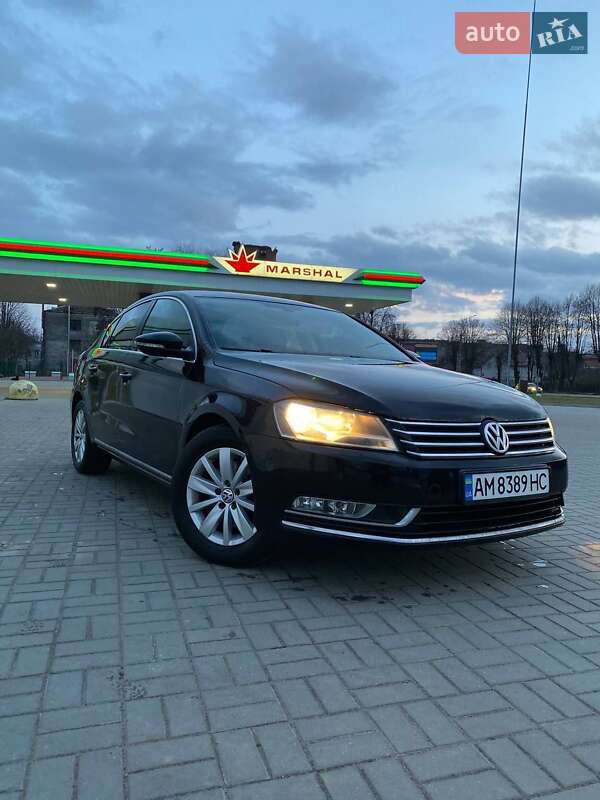 Седан Volkswagen Passat 2014 в Житомирі