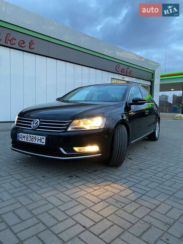 Седан Volkswagen Passat 2014 в Житомирі