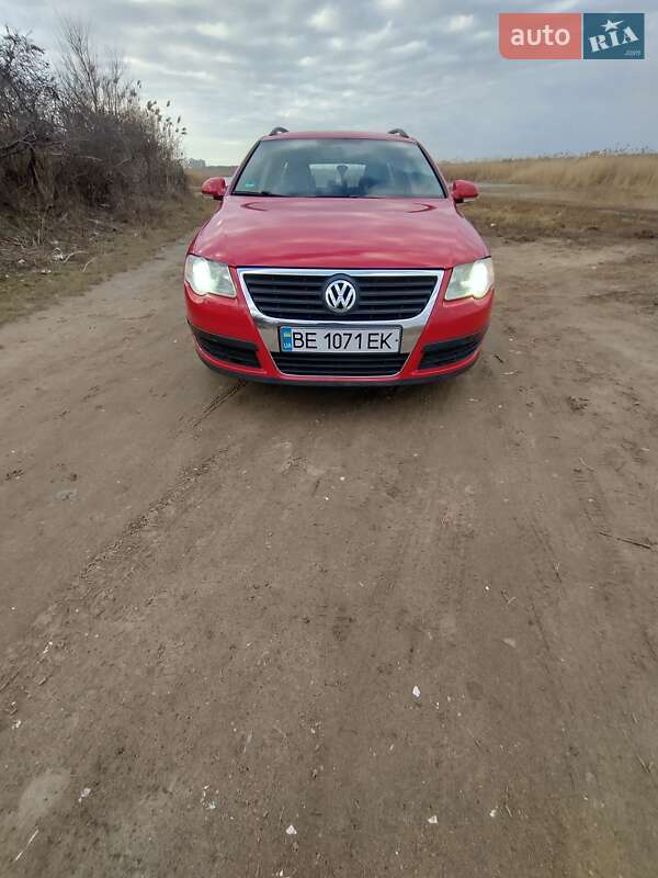 Універсал Volkswagen Passat 2009 в Миколаєві