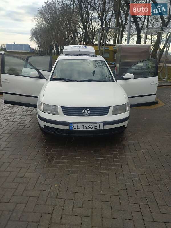 Седан Volkswagen Passat 1998 в Харькове