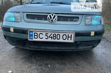 Універсал Volkswagen Passat 1997 в Львові