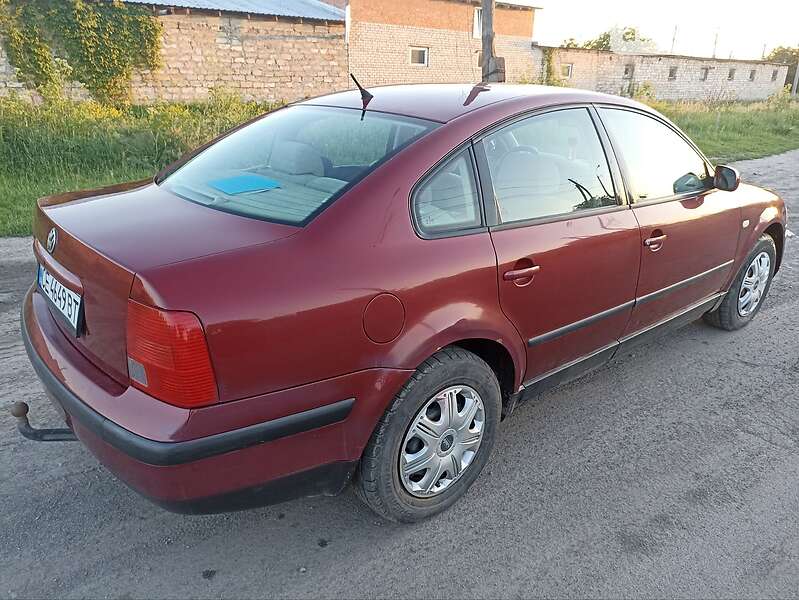 Седан Volkswagen Passat 1998 в Виннице