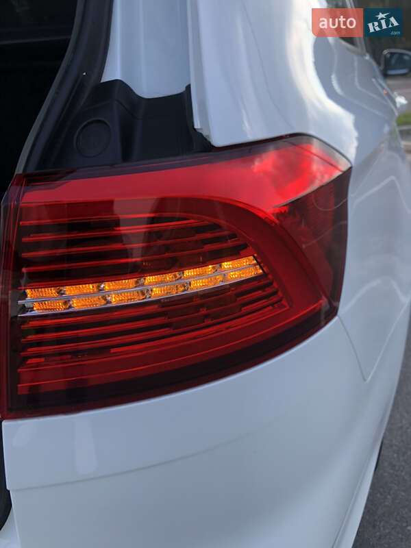 Универсал Volkswagen Passat 2018 в Ровно