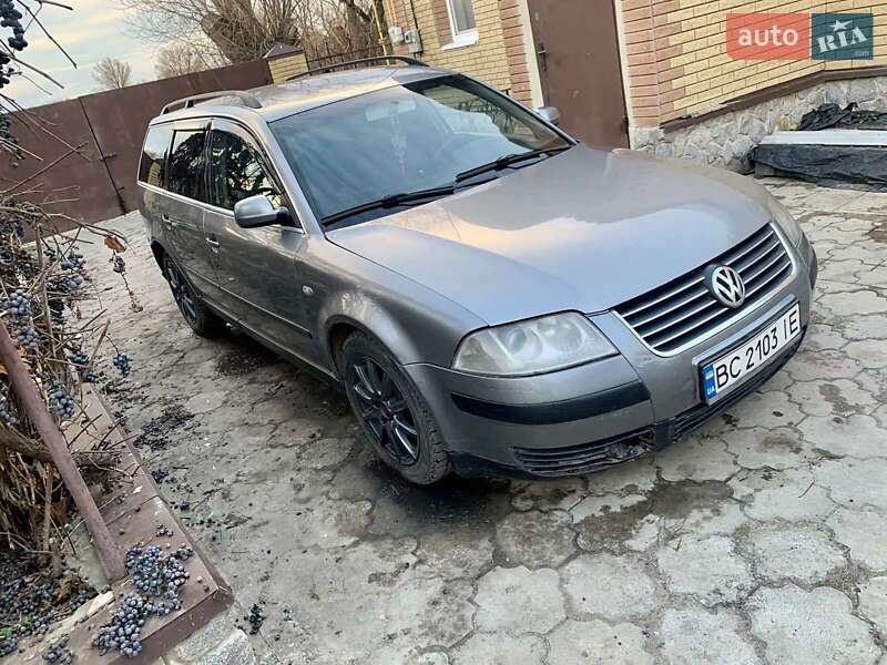 Универсал Volkswagen Passat 2001 в Харькове