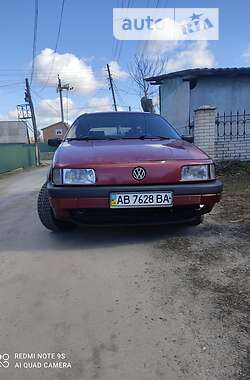 Универсал Volkswagen Passat 1990 в 