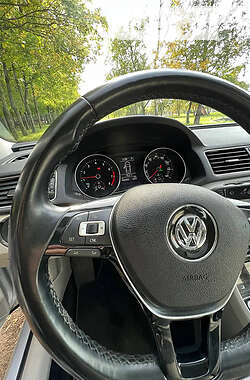 Седан Volkswagen Passat 2016 в Стрые