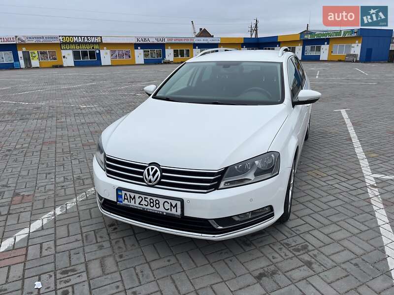 Универсал Volkswagen Passat 2012 в Житомире