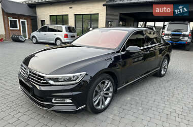 Седан Volkswagen Passat 2015 в Коломые