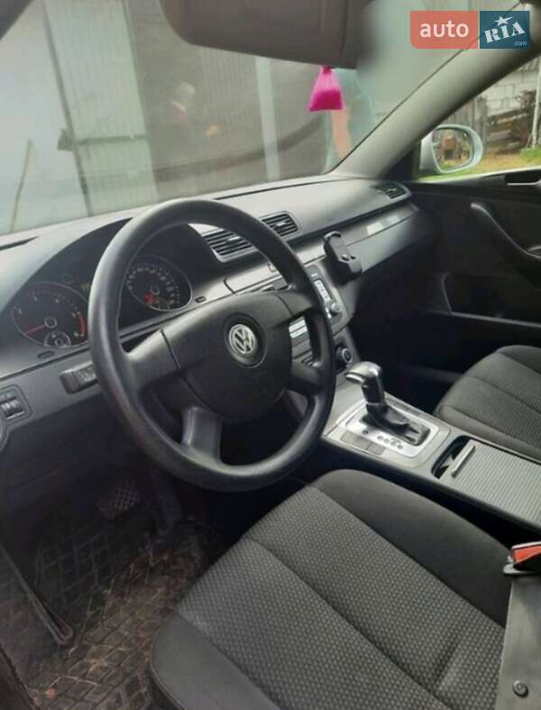 Універсал Volkswagen Passat 2010 в Луцьку