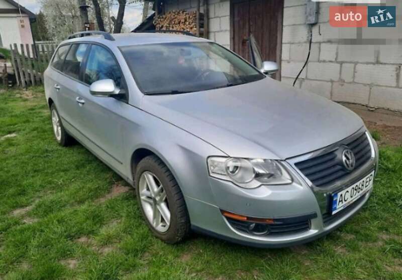 Універсал Volkswagen Passat 2010 в Луцьку