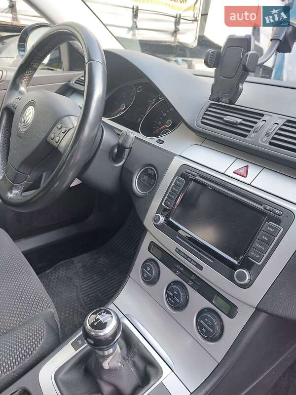 Универсал Volkswagen Passat 2009 в Сарнах