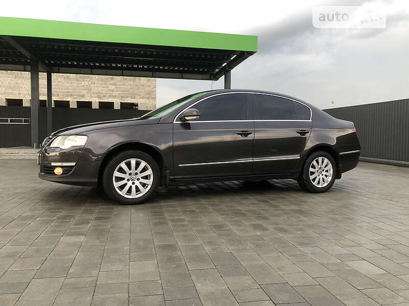 Седан Volkswagen Passat 2008 в Києві