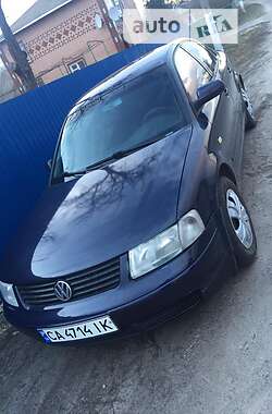 Седан Volkswagen Passat 1999 в Чернобае