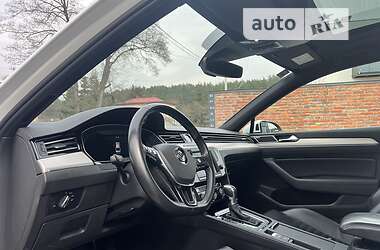 Седан Volkswagen Passat 2015 в 