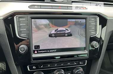 Седан Volkswagen Passat 2015 в 