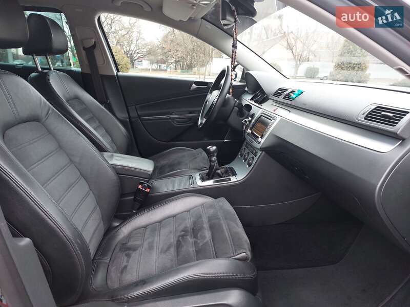 Универсал Volkswagen Passat 2008 в Ужгороде