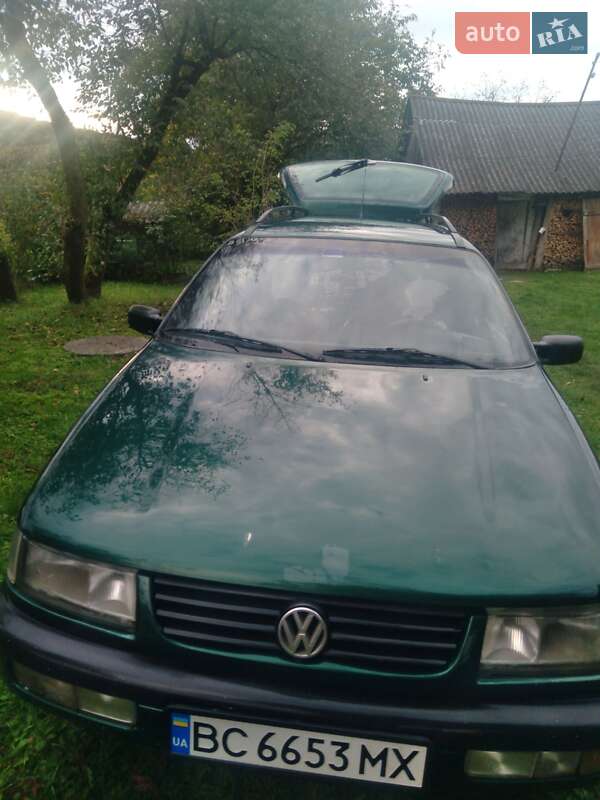 Универсал Volkswagen Passat 1995 в Старом Самборе