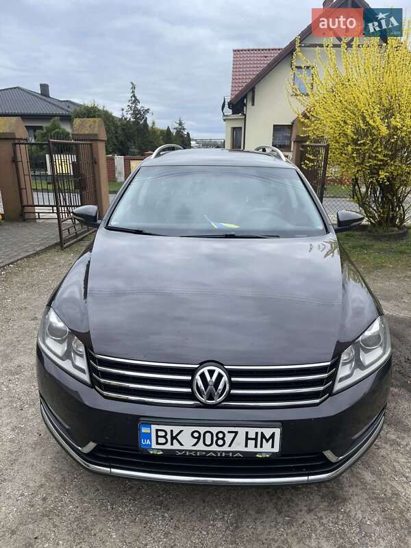 Универсал Volkswagen Passat 2011 в 