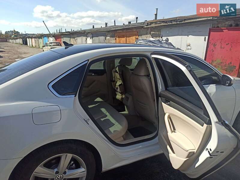 Седан Volkswagen Passat 2015 в Киеве
