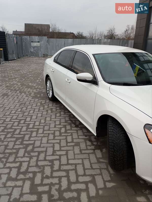 Седан Volkswagen Passat 2013 в Шепетовке