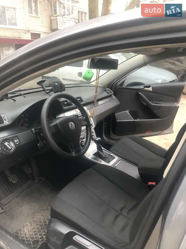 Седан Volkswagen Passat 2005 в Николаеве