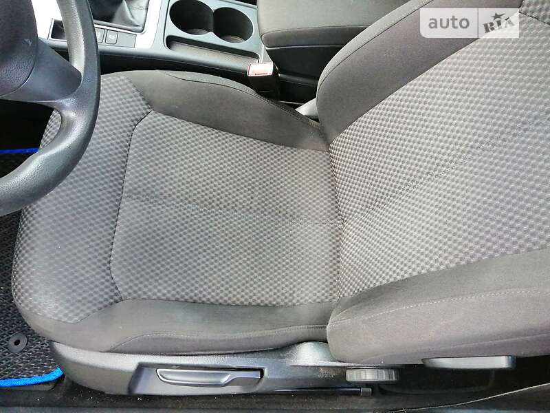 Універсал Volkswagen Passat 2012 в Броварах