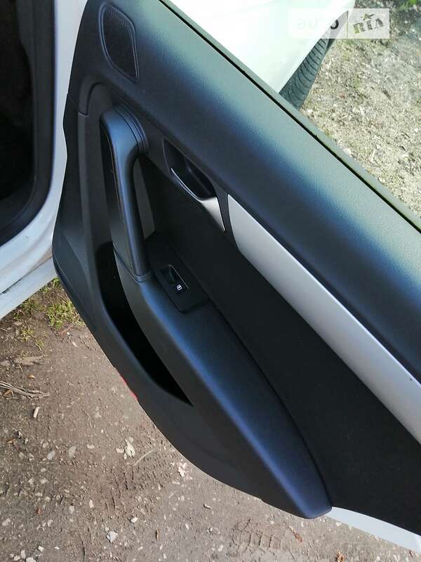 Універсал Volkswagen Passat 2012 в Броварах