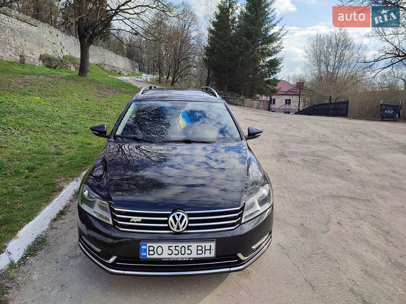 Універсал Volkswagen Passat 2012 в Збаражі