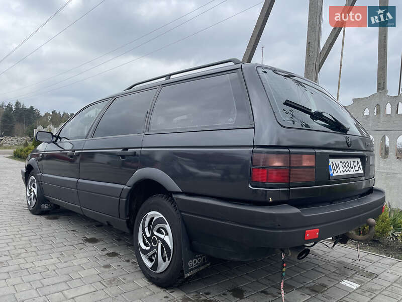 Универсал Volkswagen Passat 1990 в Олевске