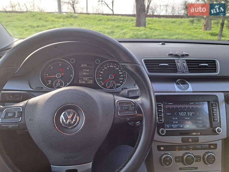 Универсал Volkswagen Passat 2012 в Николаеве