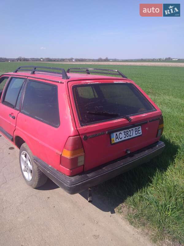 Універсал Volkswagen Passat 1987 в Голобах