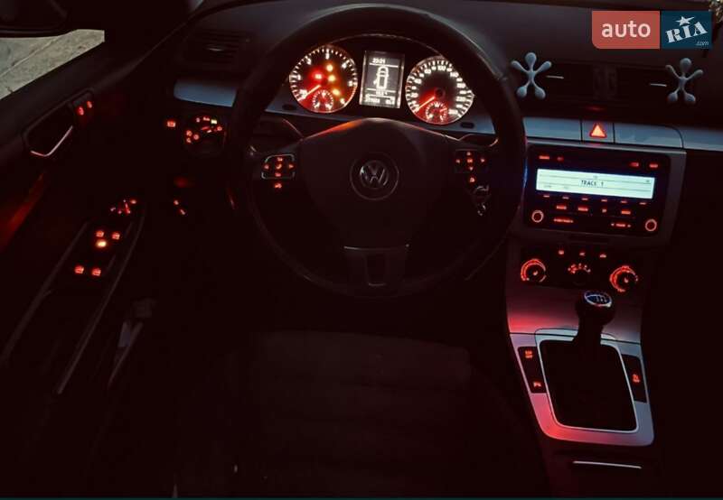 Универсал Volkswagen Passat 2010 в Ужгороде