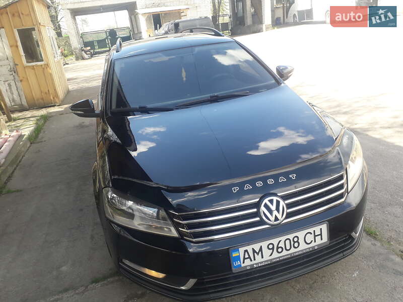 Універсал Volkswagen Passat 2012 в Коростені